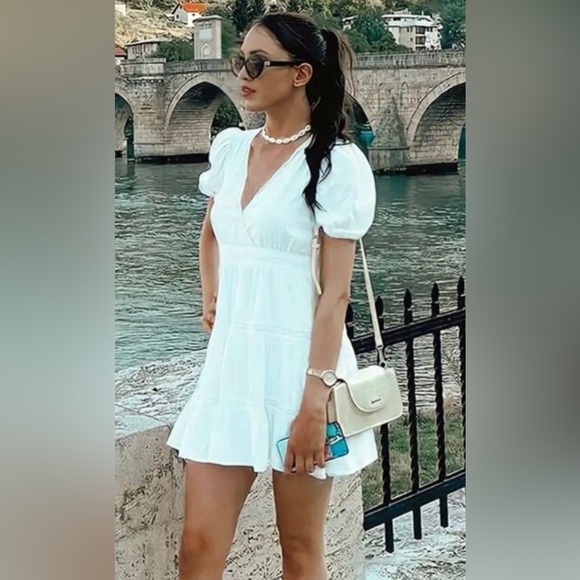 Zara white lace insert dress with puff sleeves (PRE OWNED) size XS - Picture 2 of 12